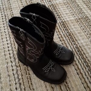 Kids Black Cowboy Boots Size 1 Boys
